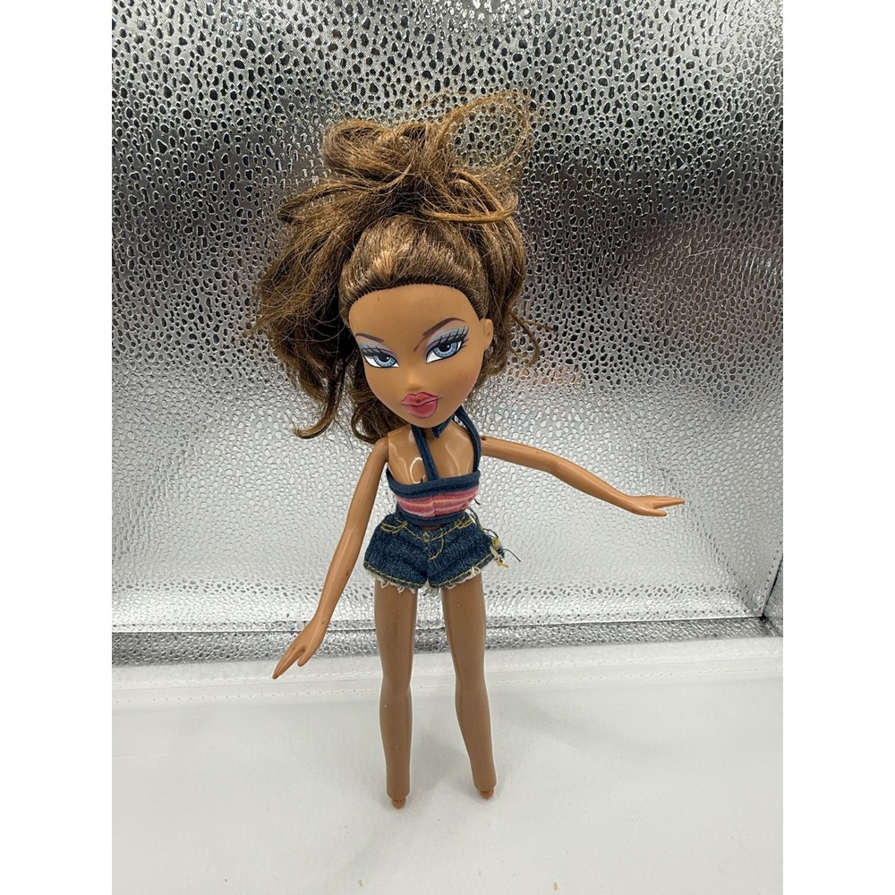 Bratz‎ Doll Y2K Denim Shorts Outfit Blue Eyes Brown Hair 2001 MGA